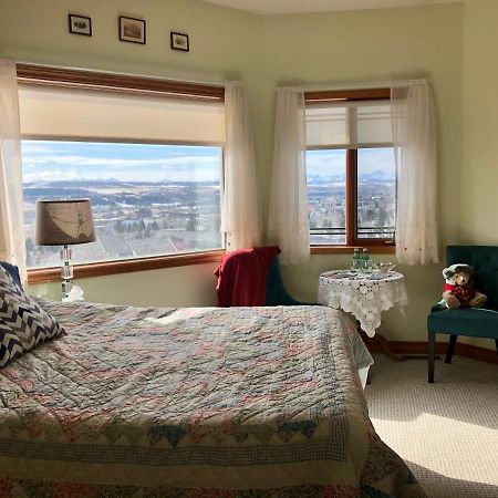 Rocky Mountain View Bed & Breakfast Cochrane Dış mekan fotoğraf