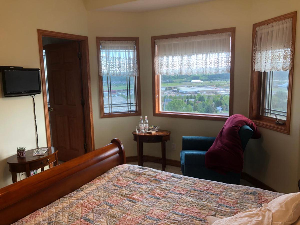Rocky Mountain View Bed & Breakfast Cochrane Dış mekan fotoğraf
