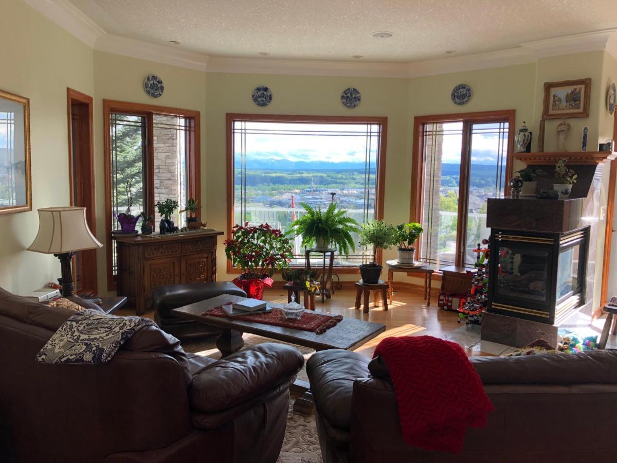 Rocky Mountain View Bed & Breakfast Cochrane Dış mekan fotoğraf
